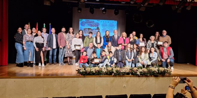 Jóvenes de distintas disciplinas reciben sus reconocimientos en Bailén.