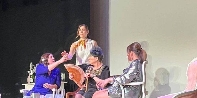 El grupo de teatro Neolaia abría la muestra de teatro local el pasado 6 de junio