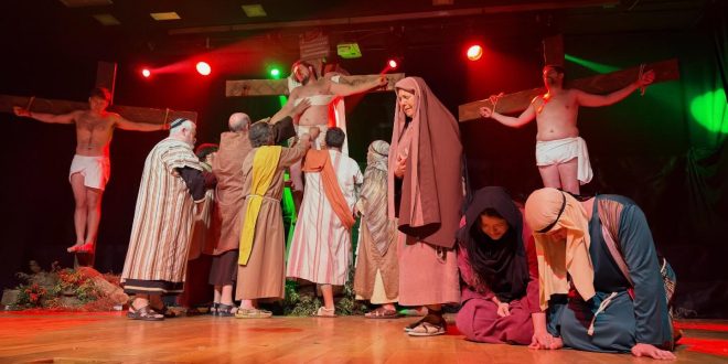 “Pasión Nazarena” llena de emoción la Casa de la Cultura en su décimo aniversario